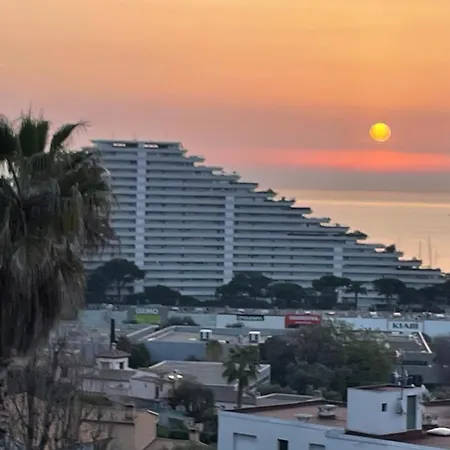 Apartment Brand New 2 Bedroom In Sea View Terrasse & Parking - Benakey *