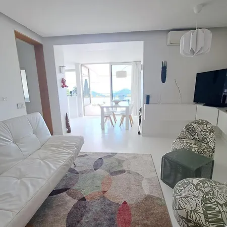 Holiday home Brand New 2 Bedroom In Sea View Terrasse & Parking - Benakey